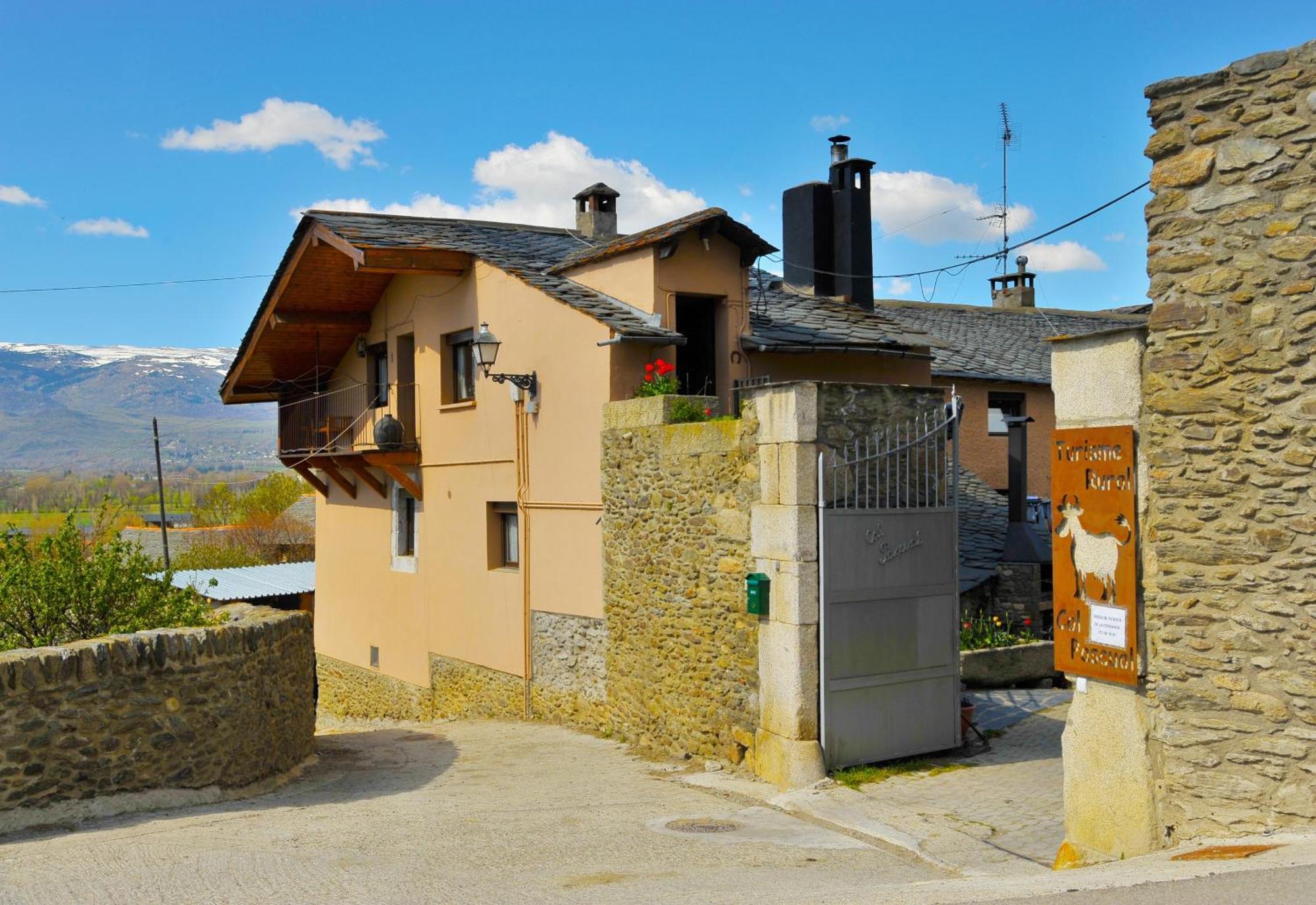 Gasthaus Cal Pascual Les Pereres Exterior foto