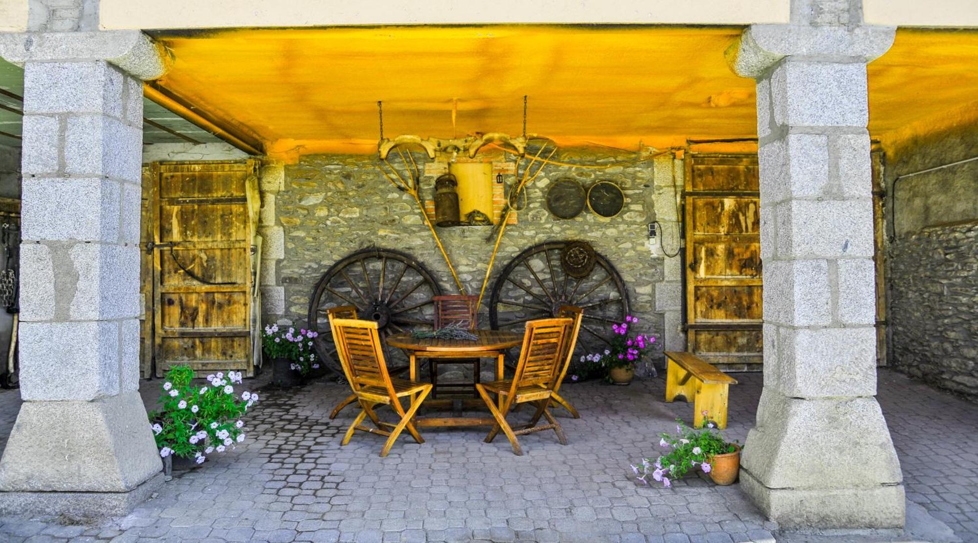 Gasthaus Cal Pascual Les Pereres Exterior foto